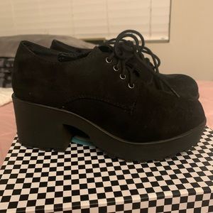Black Soda Shoes 5.5 Chunky Heel